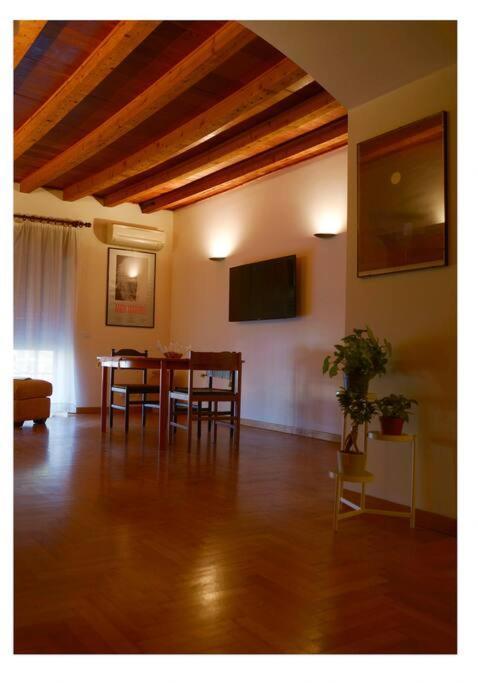 Urban House - Elegant Apartment Brera Milan Center Kültér fotó